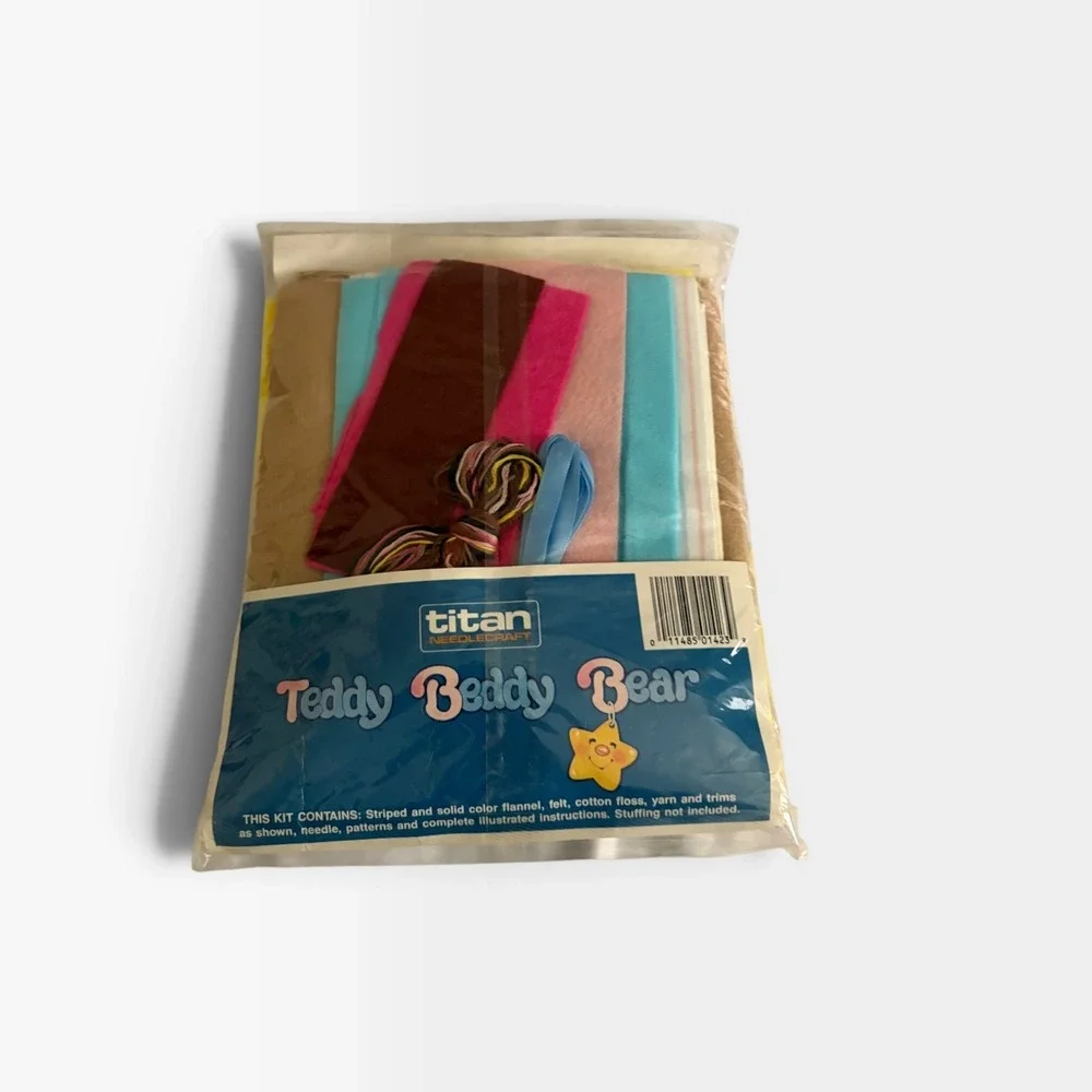 Vintage Titan Teddy Beddy Bear RARE Felt Fabric Wall Hanging Kit 1423 13x22 Seal